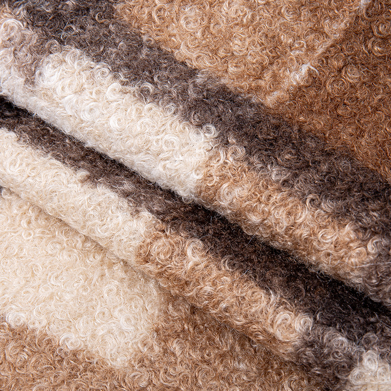 Serie di filati ondulati cavi colorati HOY